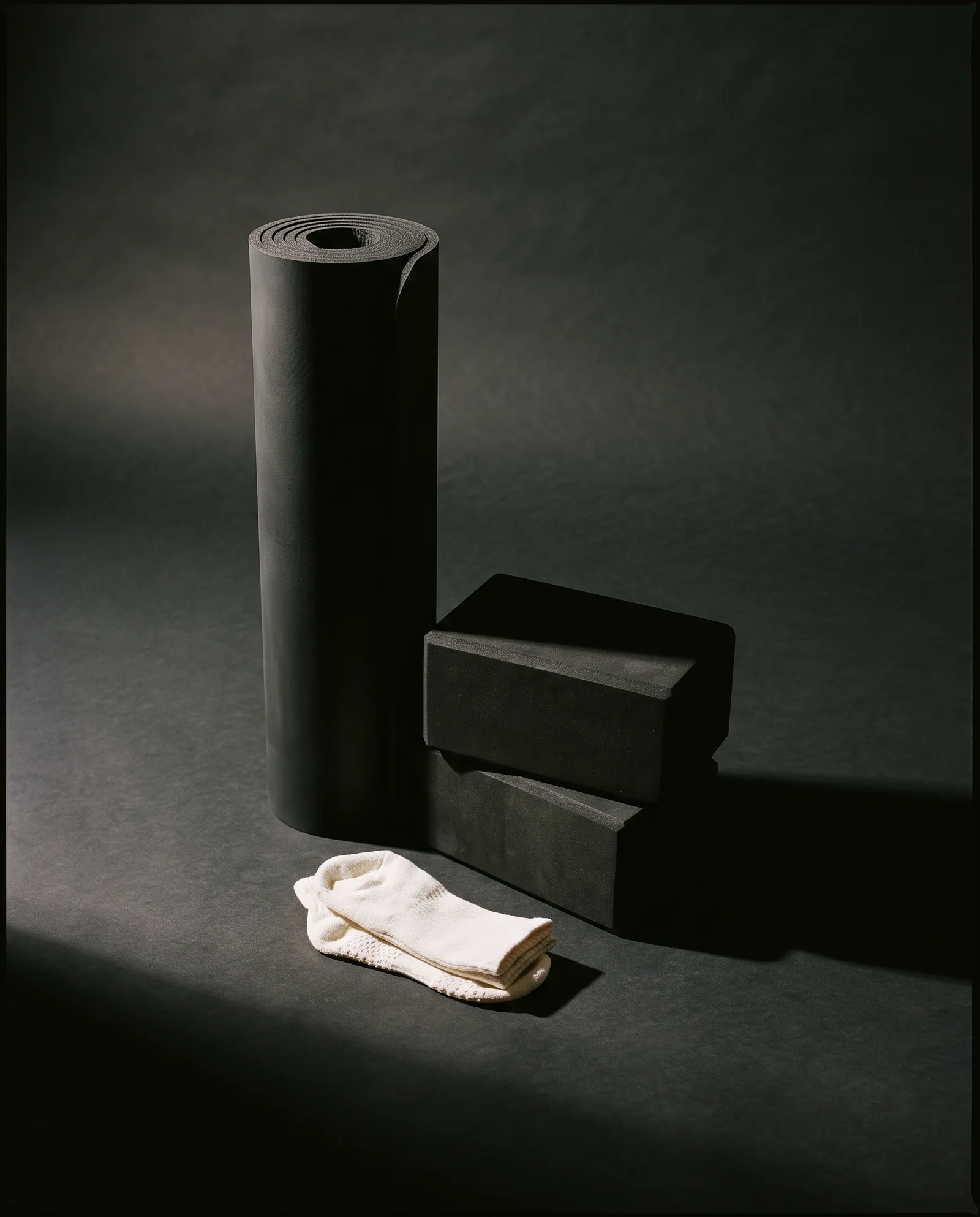 The Starter Set — Mat, blocks and socks. Everything on the floor.